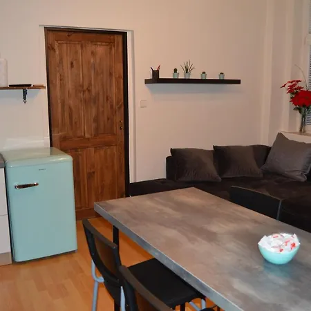 Apartman 11 شقة Slaný